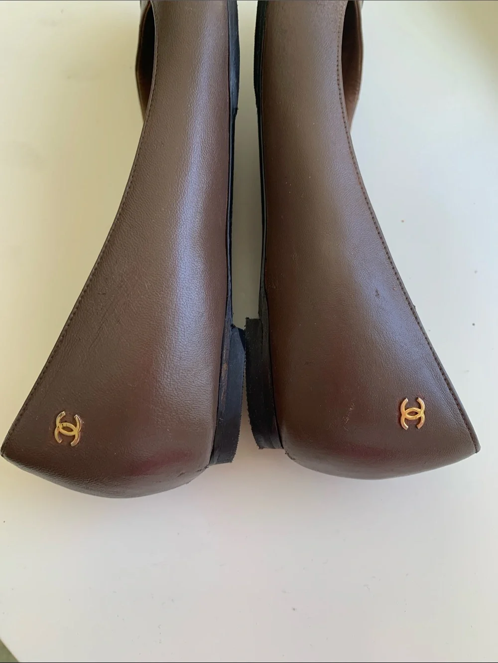CHANEL Brown Leather Cap-Toe Ballet Flats with Black Toe - Picture 5 of 6